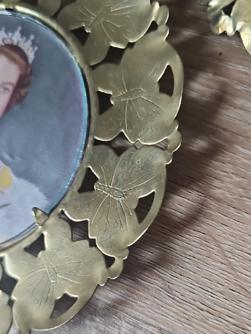Vintage Brass Decorative Round Butterfly Photo Frames - Gold Color Set Of 2